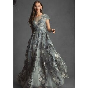 Mac Duggal NWT size 12 FLORAL EMBROIDERED SHORT SLEEVE GOWN - Seamist Style 2029